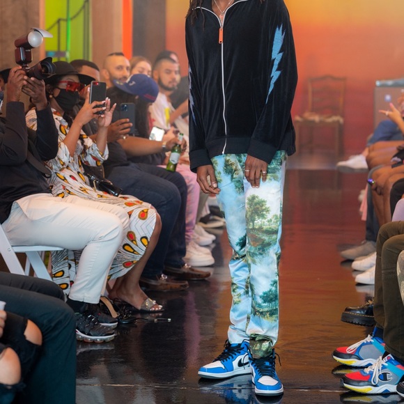 Comme Des Garçons Silk Artwork Trousers - Picture 6 of 9